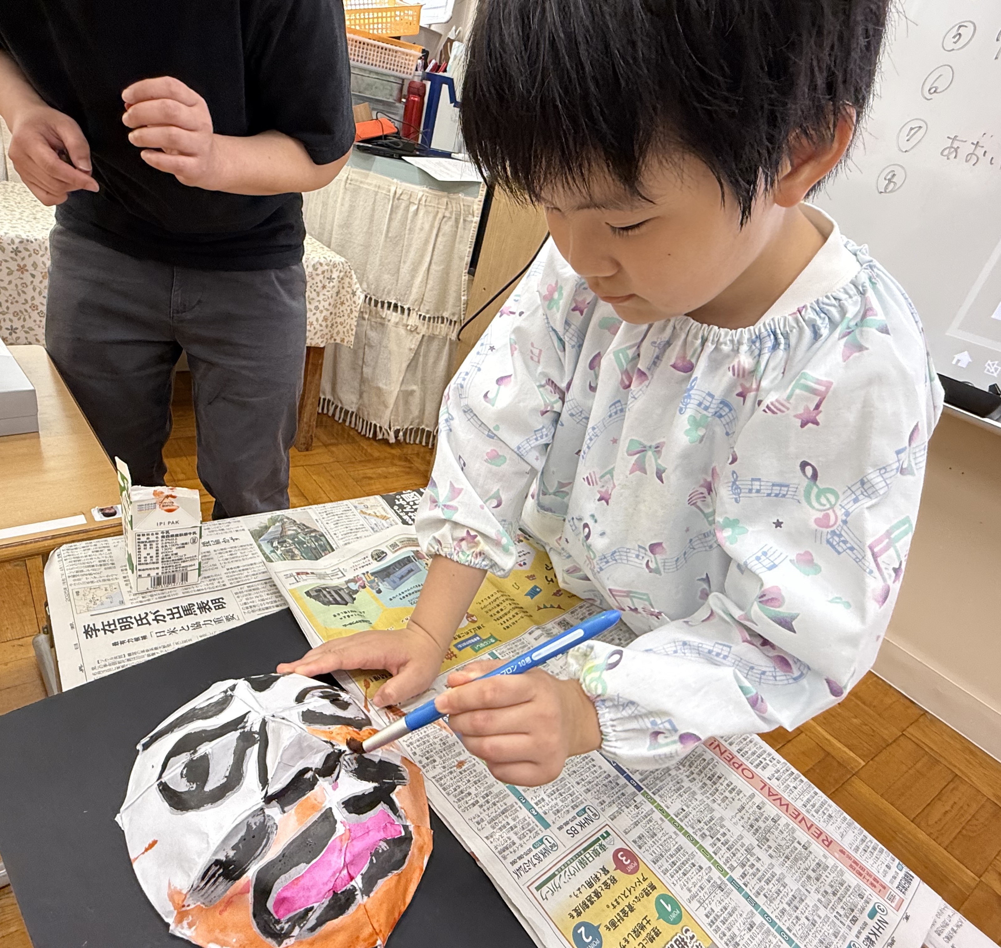 染料って絵の具よりサラッとしてる感じ